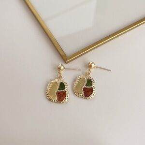 Vintage Antique Style Earrings With Silver Needle